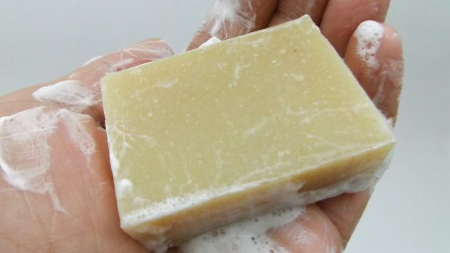 沖縄のよりすぐった自然素材を使った無添加手作り洗顔石鹸