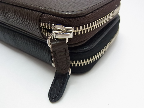 ウイスキーカラーとブラックカラーのジップ部分の画像