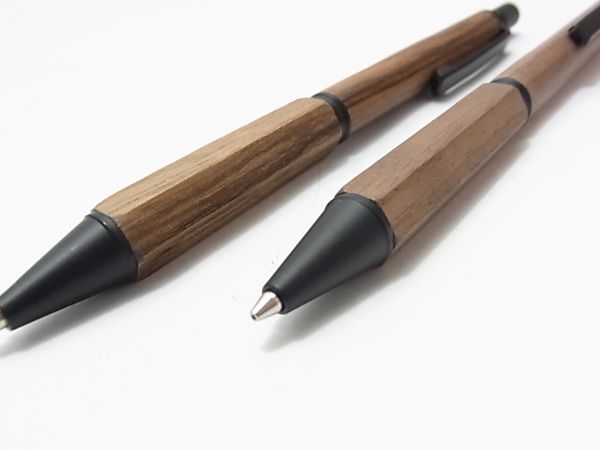 Lift＋Wood　ウォールナットとゼブラウッド